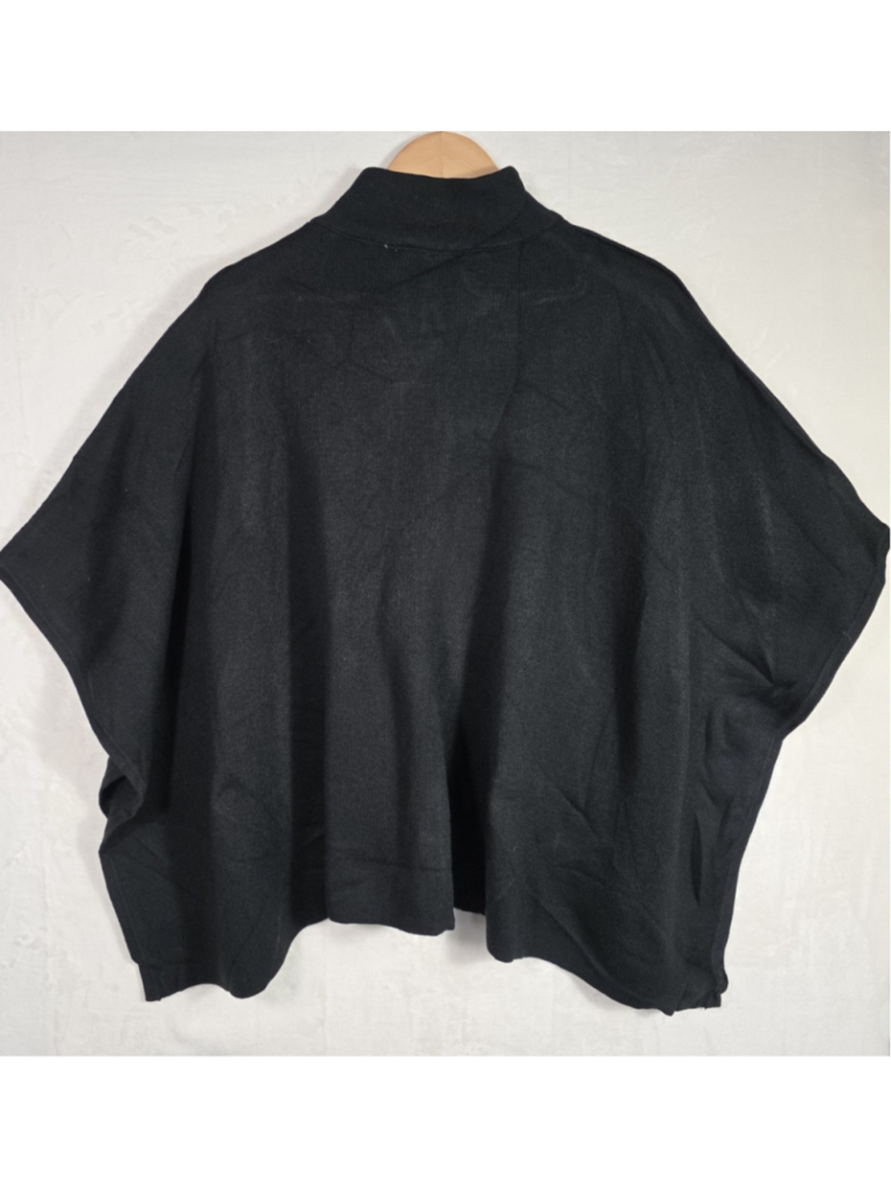 Anne Klein Women's M Black Metallic Floral Poncho Cape Luxury Boho Chic NWT - Picture 3 of 12